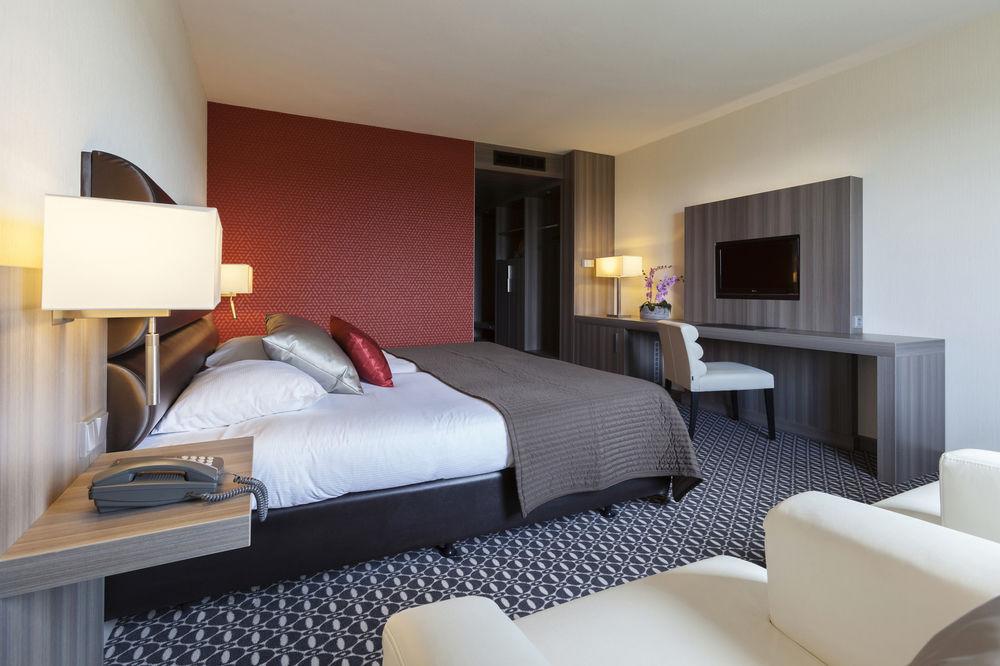 Hotel Van Der Valk Маастрихт Екстериор снимка