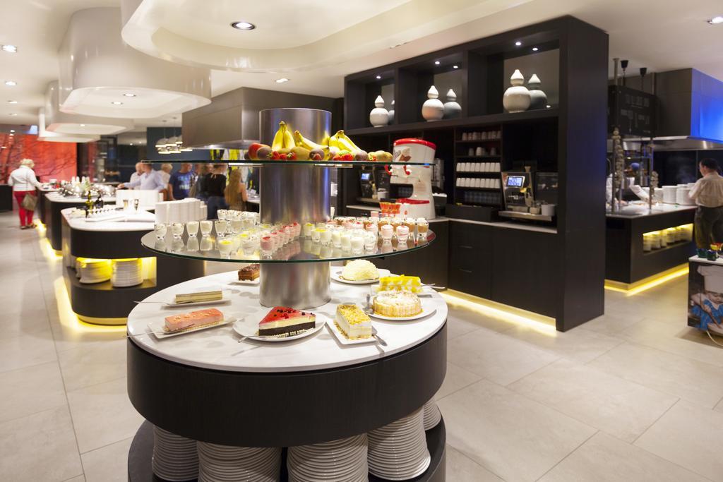 Hotel Van Der Valk Маастрихт Екстериор снимка
